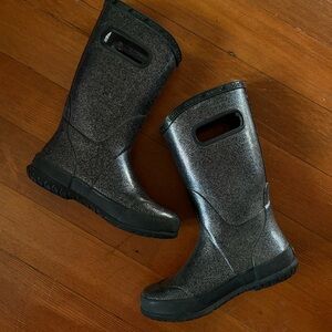 Girls Bogs in black glitter